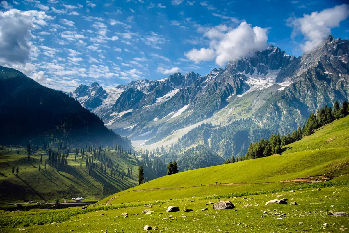 Kashmir tours and cultural experiences